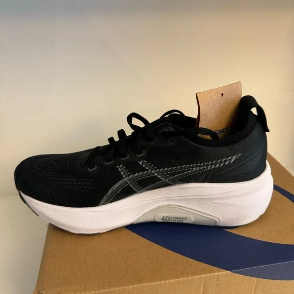 ASICS Women’s Size 8 Gel Kayano 31 Sneaker in Black Pure Silver White - Picture 4 of 8